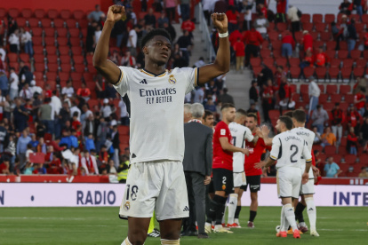 El centrocampista francés del Real Madrid, Aurelien Tchouameni fue el autor del gol
