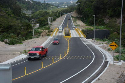La construcción del puente se inició en noviembre del 2023 y culminó a finales de enero, sirve como conexión entre los valles.