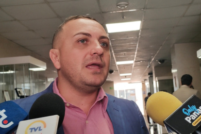 Jurado es uno de los siete legisladores que votaron a favor de aprobar la Ley de Turismo