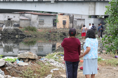 Lugar en donde cayó la camioneta.