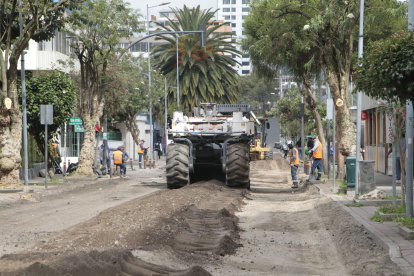 La intervención se realiza en la avenida 6 de Diciembre hacia la Amazonas.