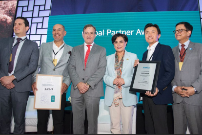 Francisco Aguirre, Ricardo Rosales, Ricardo Dueñas, Gabriela Sommerfeld, Steve Lee y Nikhil Seth.