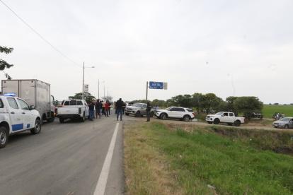 Investigación. En el lugar se encontró más de 100 indicios balísticos.