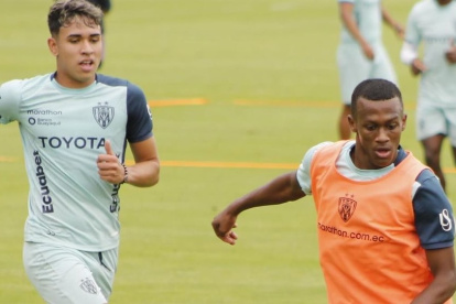 Justin Lerma (d) se estrenó con los rayados en LigaPro. Tiene a Kendry Páez (i) como uno de sus referentes.