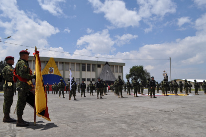 En la entrega del banderín del décimo quinto curso de contraterrorismo.