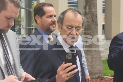 Proceso. Pólit y su familia se han portado agresivos con la prensa en medio de las coberturas sobre el proceso legal. Piden desalojar a los periodistas del lugar.