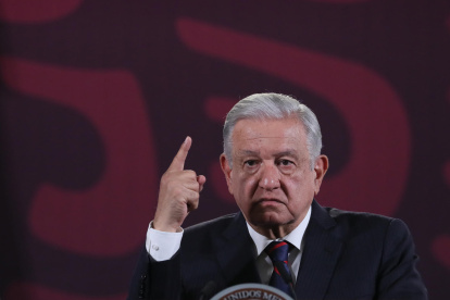 El presidente de México, Andrés Manuel López Obrador, habla este martes durante una rueda de prensa en Palacio Nacional en la Ciudad de México (México).