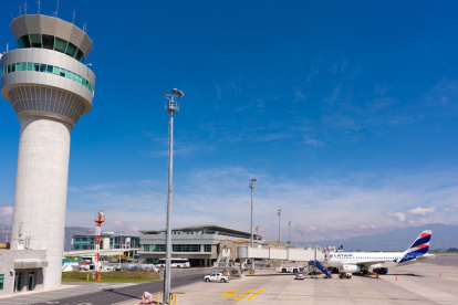 Desde su inauguración en 2013, el Aeropuerto Mariscal Sucre se ha destacado por su moderna infraestructura