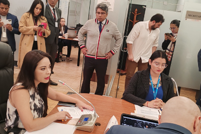 De forma unánime, la Comisión de Fiscalización calificó la solicitud de juicio contra Zapata.