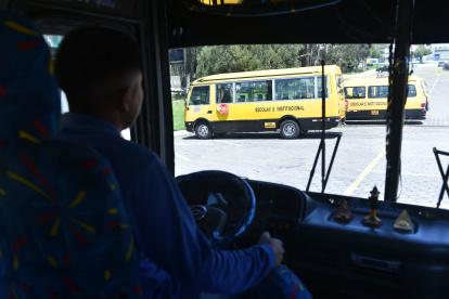 Las busetas y buses deben cumplir requisitos, como tener el permiso de operación vigente.