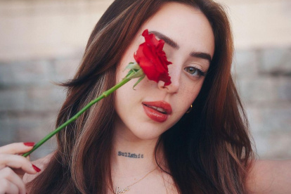 Nicki Nicole tiene 23 años.