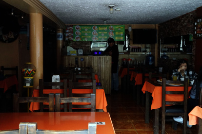 Los negocios buscan adaptarse a los apagones.