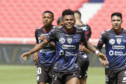 Alexander Bolaños (i) llegó esta temporada para reforzar a Independiente del Valle. Lleva jugados seis partidos de LigaPro en los que marcó dos goles.