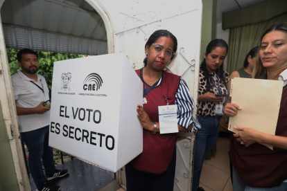 El 18 de abril se inauguró el voto de los privados de la libertad sin sentencia ejecutoriada y el 19 de abril, el voto en casa.