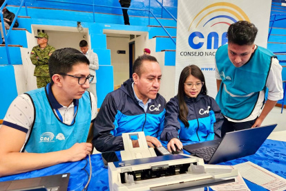 La Corporación Nacional de Telecomunicaciones (CNT) se encargará de proporcionar Conectividad, alojamiento y monitoreo.