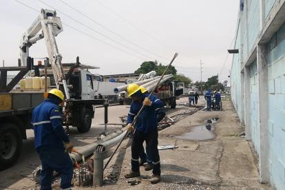 Los postes de luz fueron retirados por parte de CNEL