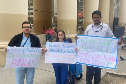 Los becarios reclamaron por los atrasos en sus asignaciones.