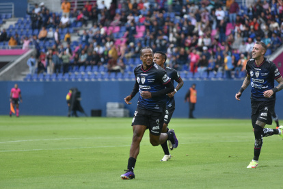Romario Ibarra y su alegría tras estrenarse como goleador en Independiente del Valle.