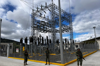 La declaratorio de emergencia en el sector eléctrico determinó que militares custodien las centrales hidroeléctricas.