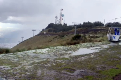Una capa blanca cubría el sector por donde bajan las góndolas.