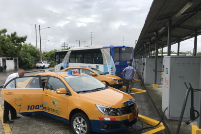 Afectación. Expertos y directivos de concesionarias creen que los apagones reducirán las ventas.