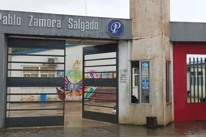En Manabí se registraron algunas complicaciones a la hora de votar en los recintos, por la lluvia.