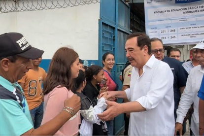 Jaime Nebot participó de las votaciones de la consulta popular 2024.