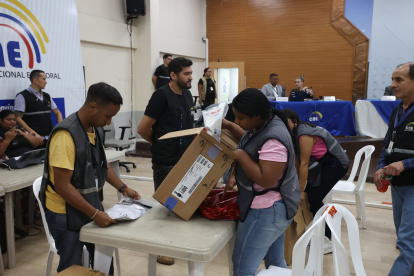Hasta el CNE Guayas llegaron las urnas con los votos de esta consulta popular