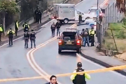 Al lugar donde se encontró el cadáver llegó personal de Medicina Legal