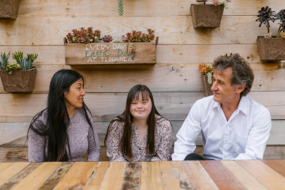 Postura. Para una persona con discapacidad, el hecho de ser mayor de edad no significa independencia