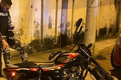 Los dos implicados se movilizaban en una moto.