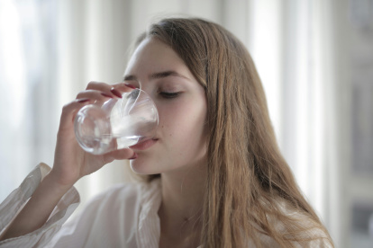 Los 12 voluntarios del experimento solo tomaron agua durante siete días.