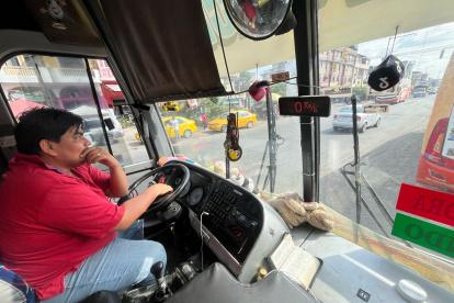 Los transportistas denuncian  que los asaltos en los buses son constantes. La problemática se repite en las furgonetas