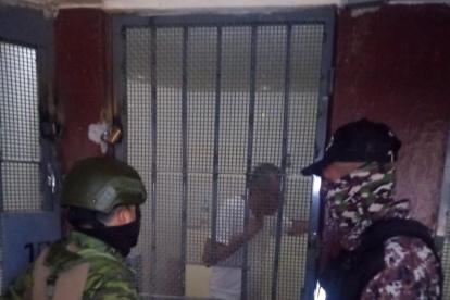 Datos. Horas después de su detención, circularon imágenes en redes sociales del exvicepresidente en su celda.