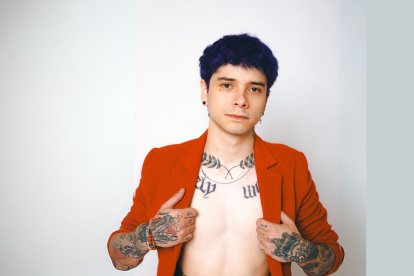 Zaly tiene 25 años.