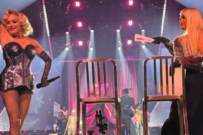 Madonna y Wendy Guevara durante uno de los shows de la Reina del Pop en Ciudad de México