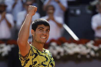 El tenista español Carlos Alcaraz celebró su segundo título del Madrid Open