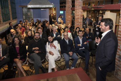 Pedro Moreno de Los Ríos durante su intervención. El expositor es consultor senior en transformación digital y marketing, y catedrático de algunas de las mejores universidades y escuelas de negocios de Europa.