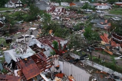 Luego del tornado muchas zonas quedaron destruidas