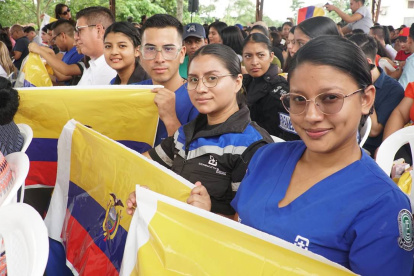 Un grupo de estudiantes durante la presentación de las becas Globo Común, que ofrecen entidades privadas y gobiernos extranjeros.