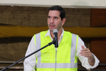 Roberto Luque indicó que los operadores de los sistemas eléctricos nacionales de ambos países estaban en conversaciones.