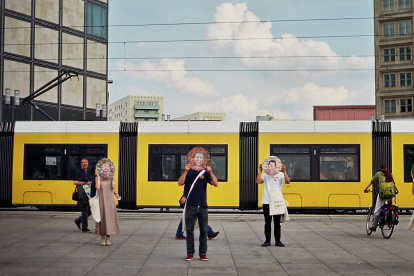 Desde una perspectiva emocional y un derroche de satisfacción por una vida esforzada y vibrante.
