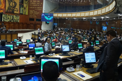 El exministro Fernando Santos Alvite fue censurado, implica que queda inhabilitado para ejercer cargo público durante dos años.