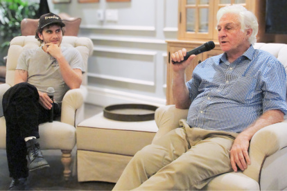 Agustín Parrado y Roberto Canessa conversan con la prensa ecuatoriana.