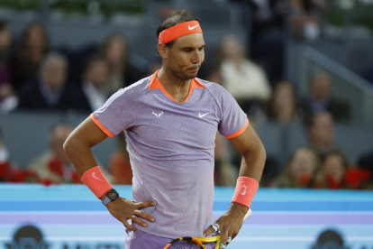El tenista Rafa Nadal durante su partido frente al checo Jiri Lehecka correspondiente a los octavos de final del Muta Madrid Open que disputaron en las instalaciones de la Caja Mágica, en Madrid.