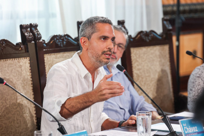 El concejal Raúl Chávez interviniendo en una de las sesiones del Concejo Municipal de Guayaquil.