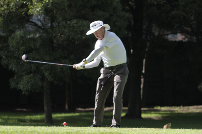Álex Aguinaga se dedicó con fuerza al golf desde hace cinco años.