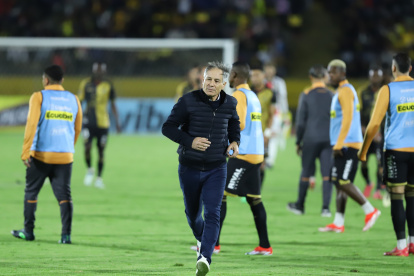 Ariel Holan debutó como entrenador de Barcelona con una victoria sobre Universidad Católica.