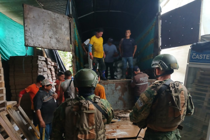 La Maná. Las evidencias fueron entregadas a la Policía Nacional.