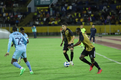 En el estadio Olimpico Atahualpa se lleva a cabo el juego entre Universidad Catolica vs Barcelona  juego valido por Liga Pro Quito 01 de Mayo de 2024 GUSTAVO GUAMAN Agencia (ag-expreso ag-extra - ag-Quito)